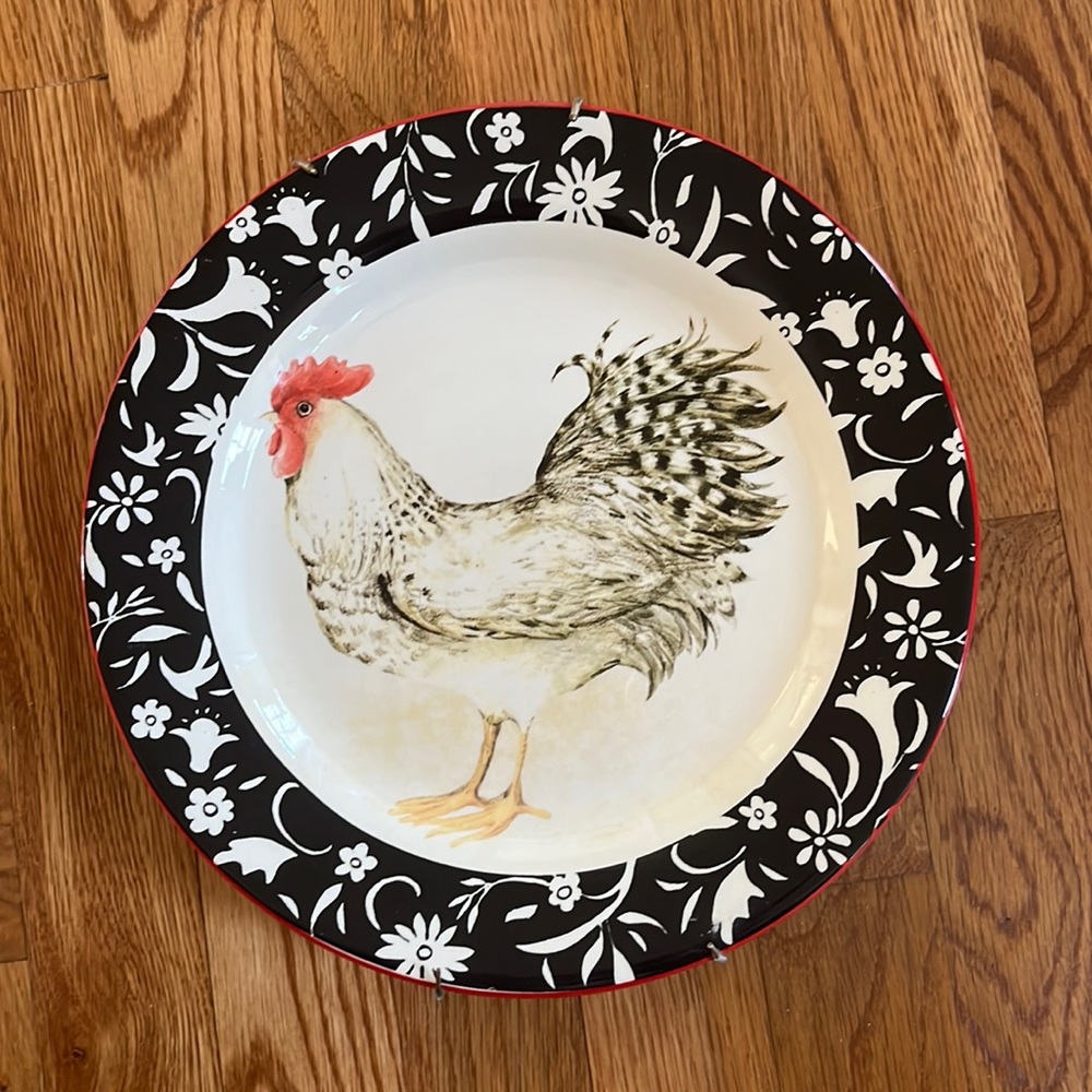 Cracker Barrel Morning Glory Susan Winget Dinner Plate with wall hanger